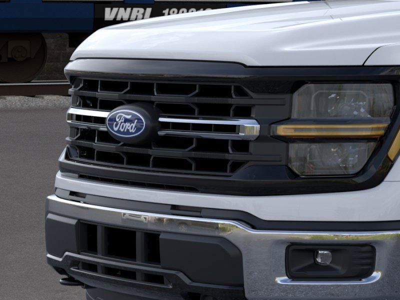 2025 Ford F-150 XLT photo 16