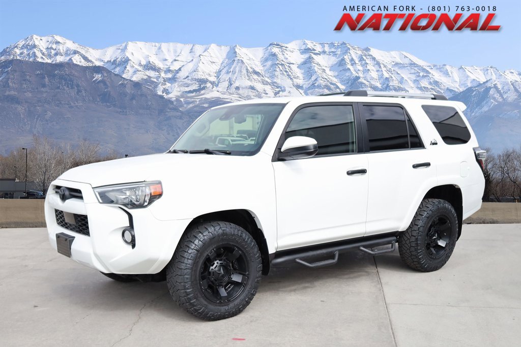 2020 Toyota 4Runner SR5's photo