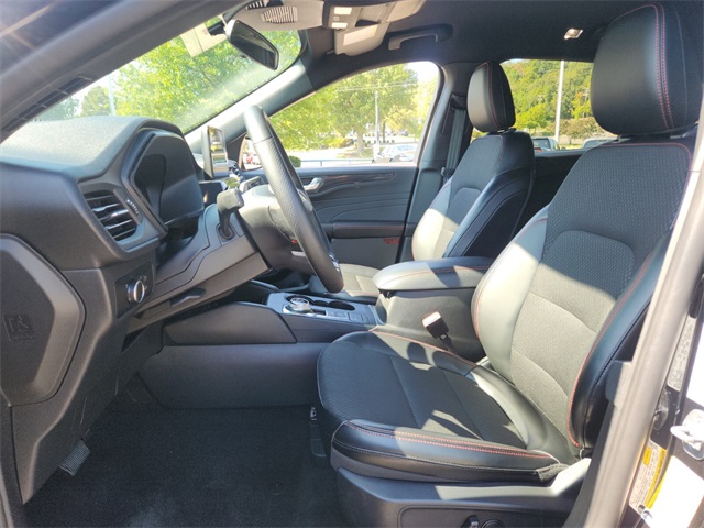 2025 Ford Escape ST-Line photo 8