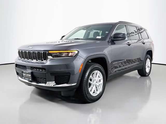 2025 Jeep Grand Cherokee Laredo Altitude photo 3