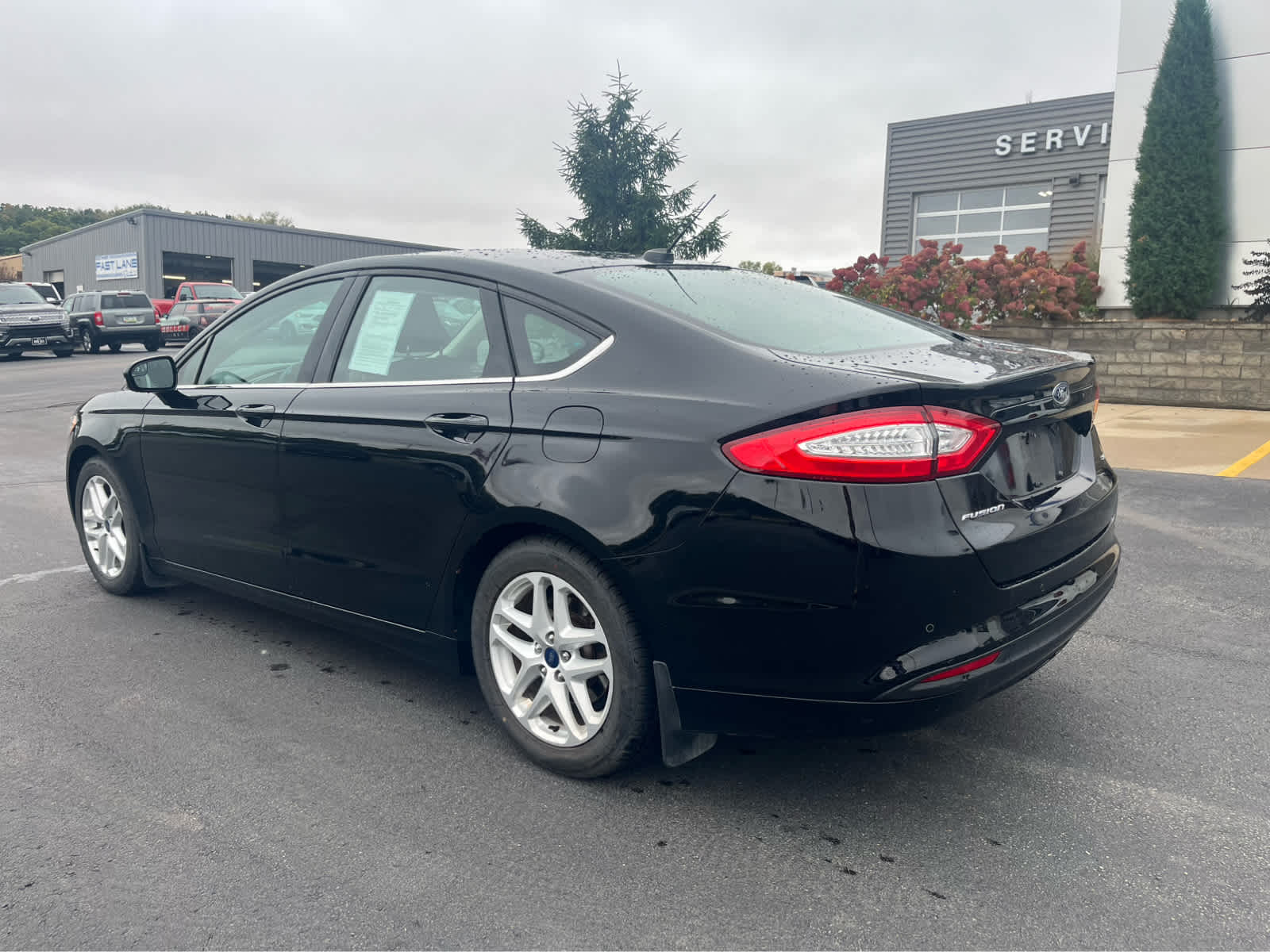 2016 Ford Fusion SE photo 4