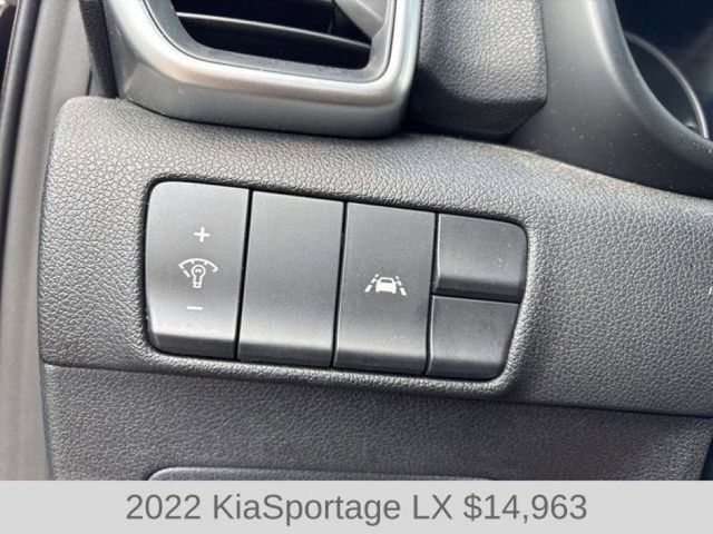 2022 Kia Sportage LX photo 19