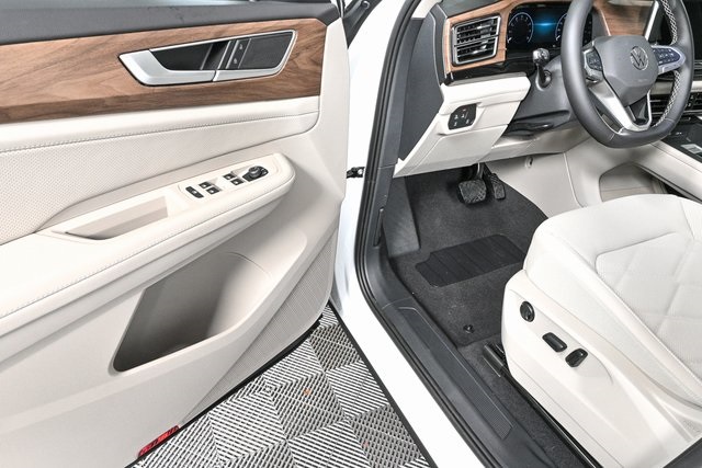 2026 Volkswagen Atlas SE photo 6