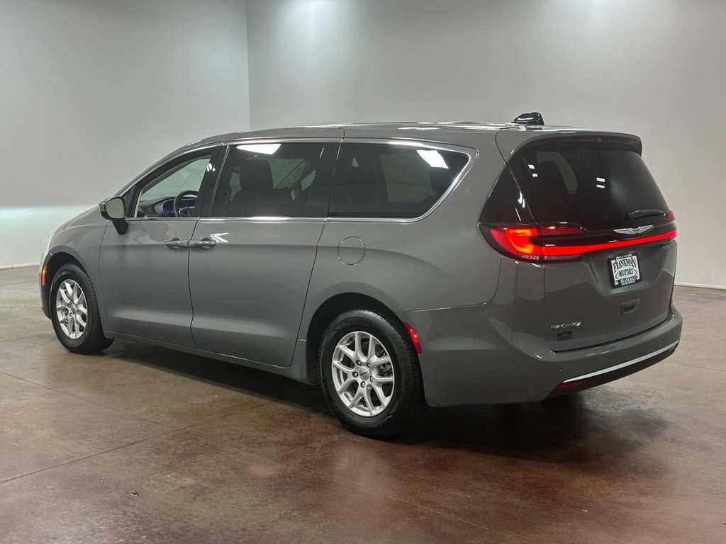 2023 Chrysler Pacifica Touring L photo 27