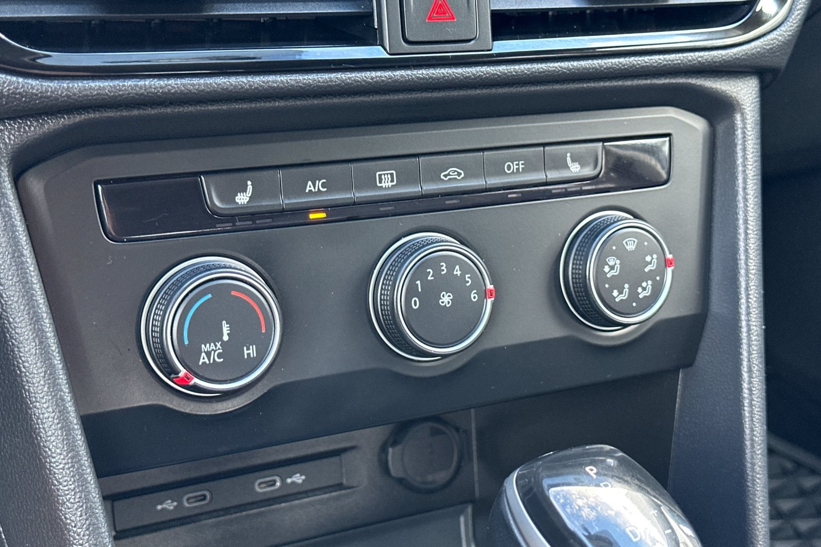 2022 Volkswagen Taos SE photo 19