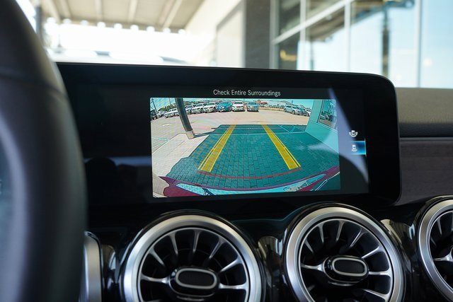 2022 Mercedes Benz GLB 250 photo 19
