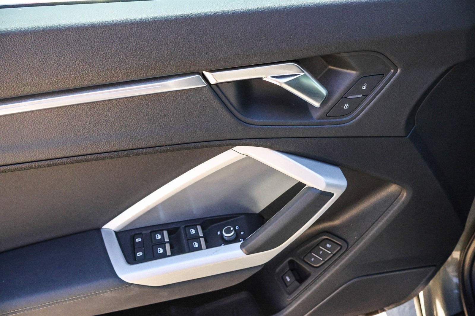 2023 Audi Q3 S line Premium Plus photo 18