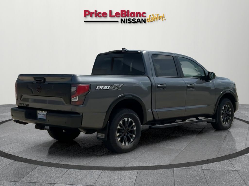 2024 Nissan Titan PRO-4X photo 4