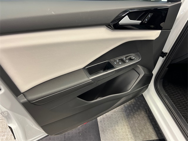 2025 Volkswagen Taos S photo 7