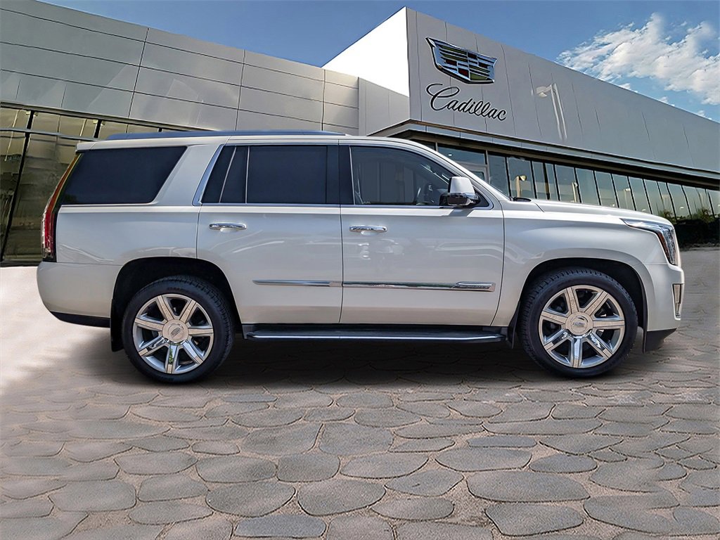 2015 Cadillac Escalade Luxury photo 5
