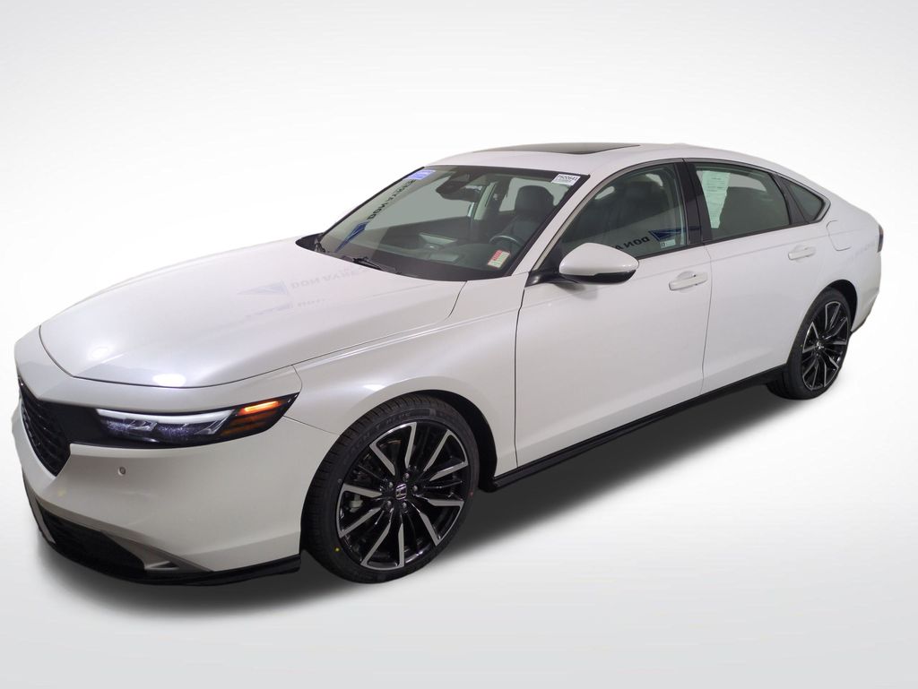 2023 Honda Accord Hybrid Touring's photo