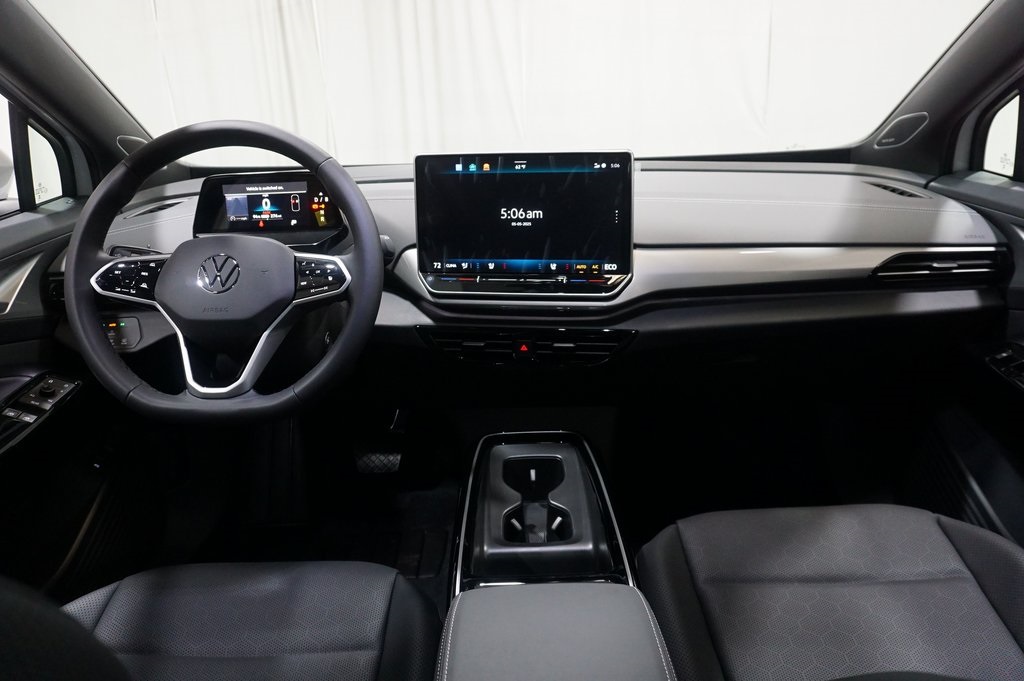 2025 Volkswagen ID.4 Pro Plus photo 16