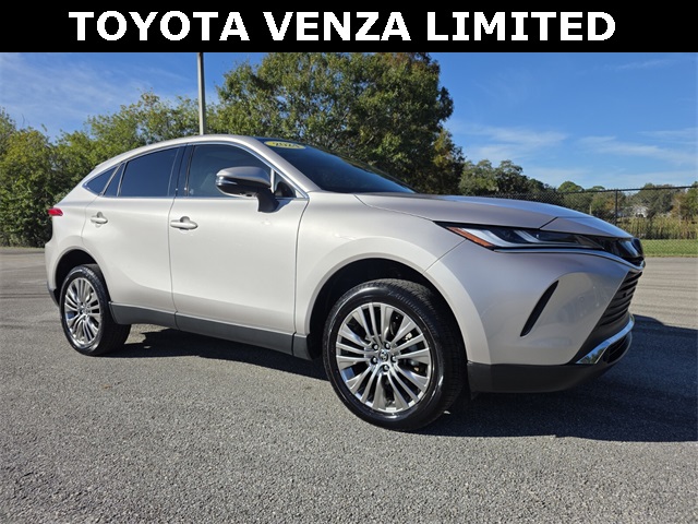 2024 Toyota Venza Limited's photo