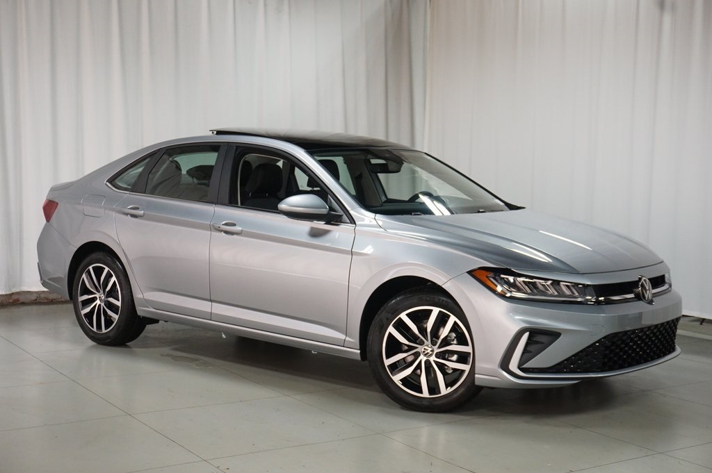 2025 Volkswagen Jetta 1.5T SE photo 2