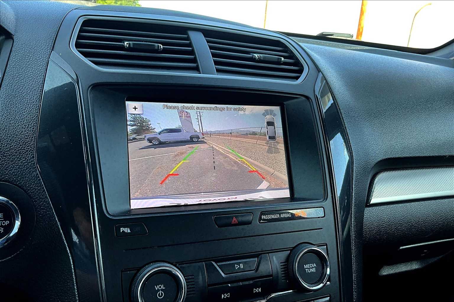 2019 Ford Explorer XLT photo 22