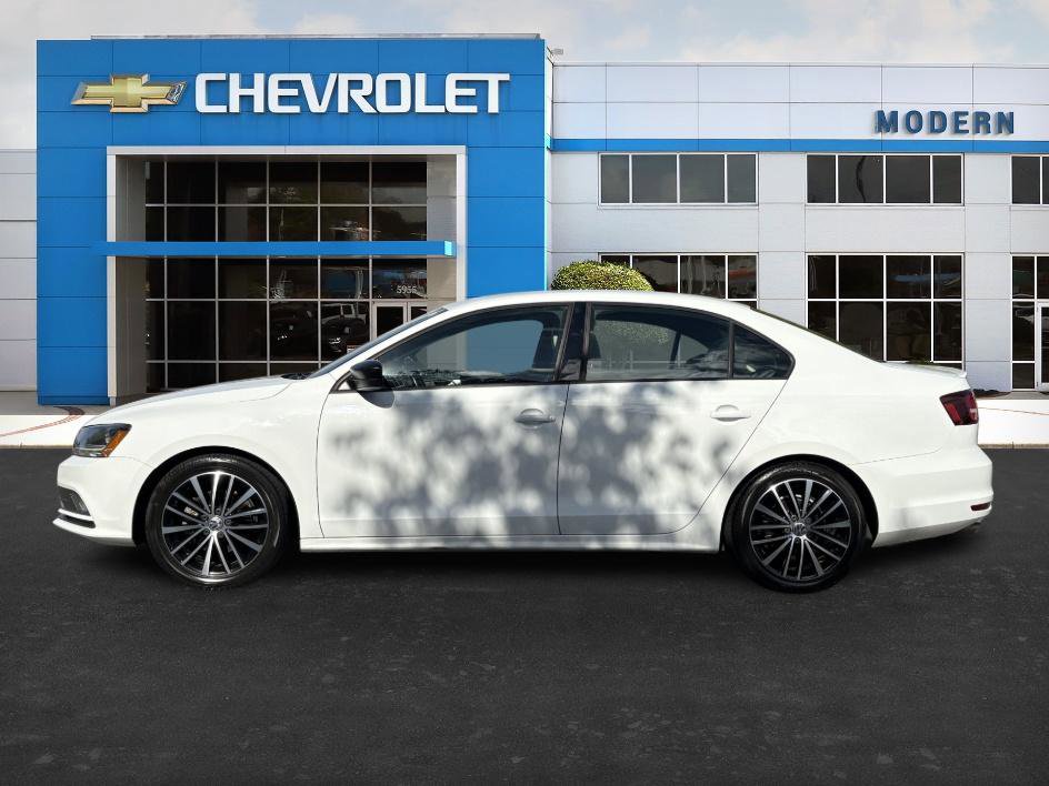 2017 Volkswagen Jetta 1.8T Sport photo 2