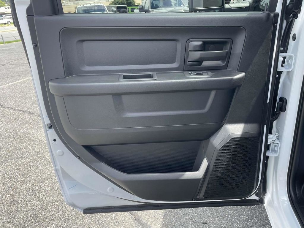 2026 Ram 2500 Tradesman photo 19