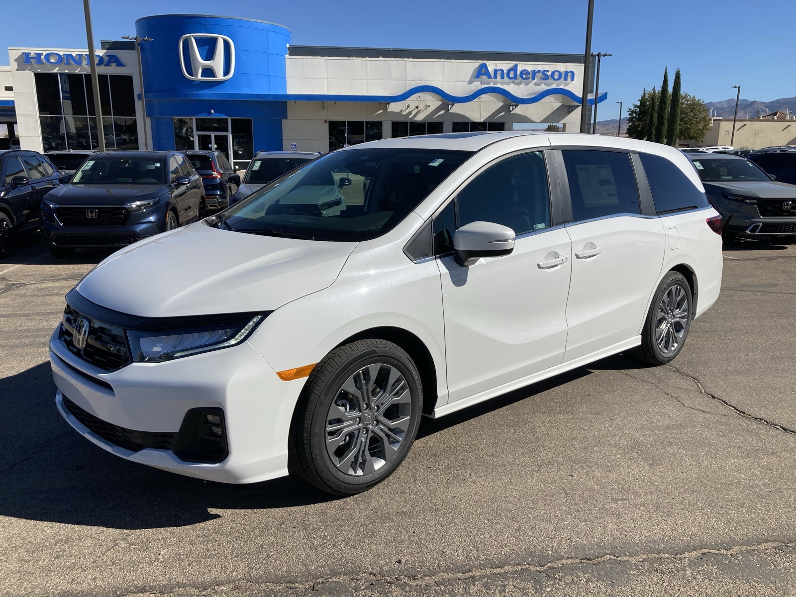 2026 Honda Odyssey Touring's photo