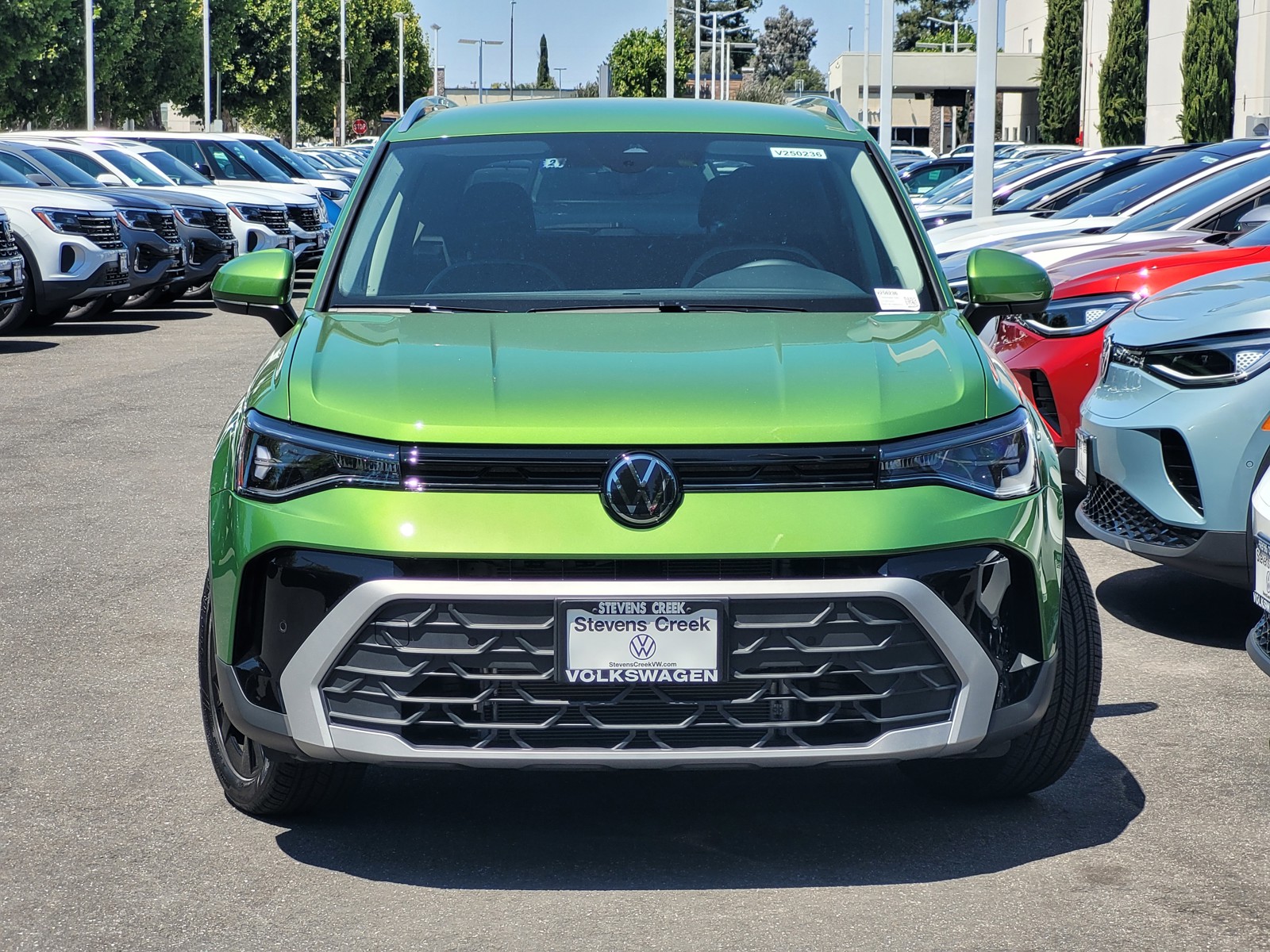 2025 Volkswagen Taos SE photo 2