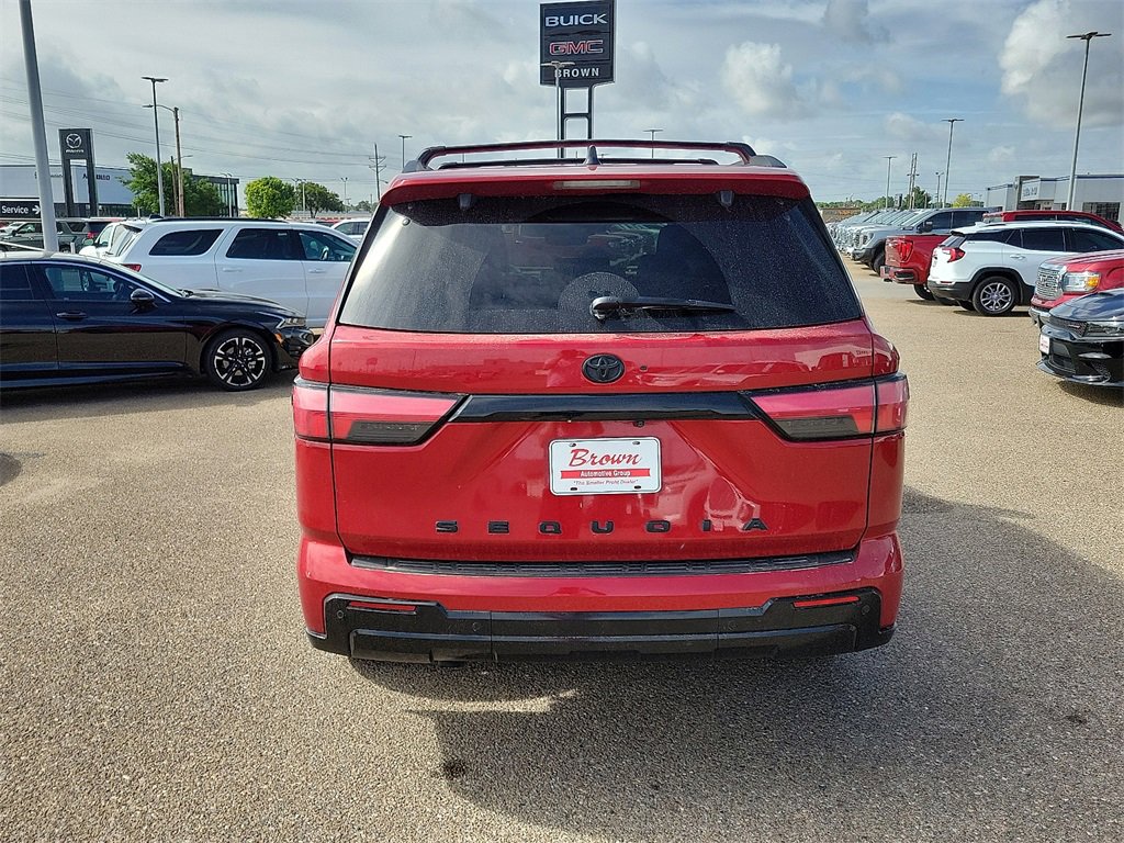2024 Toyota Sequoia SR5 photo 9
