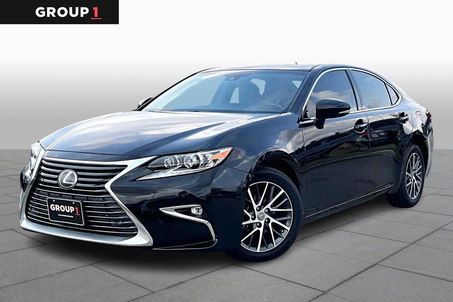 2016 Lexus ES Base's photo