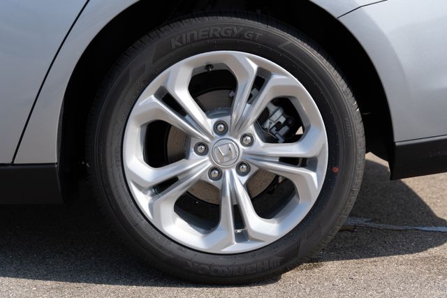 2025 Honda Accord LX photo 11