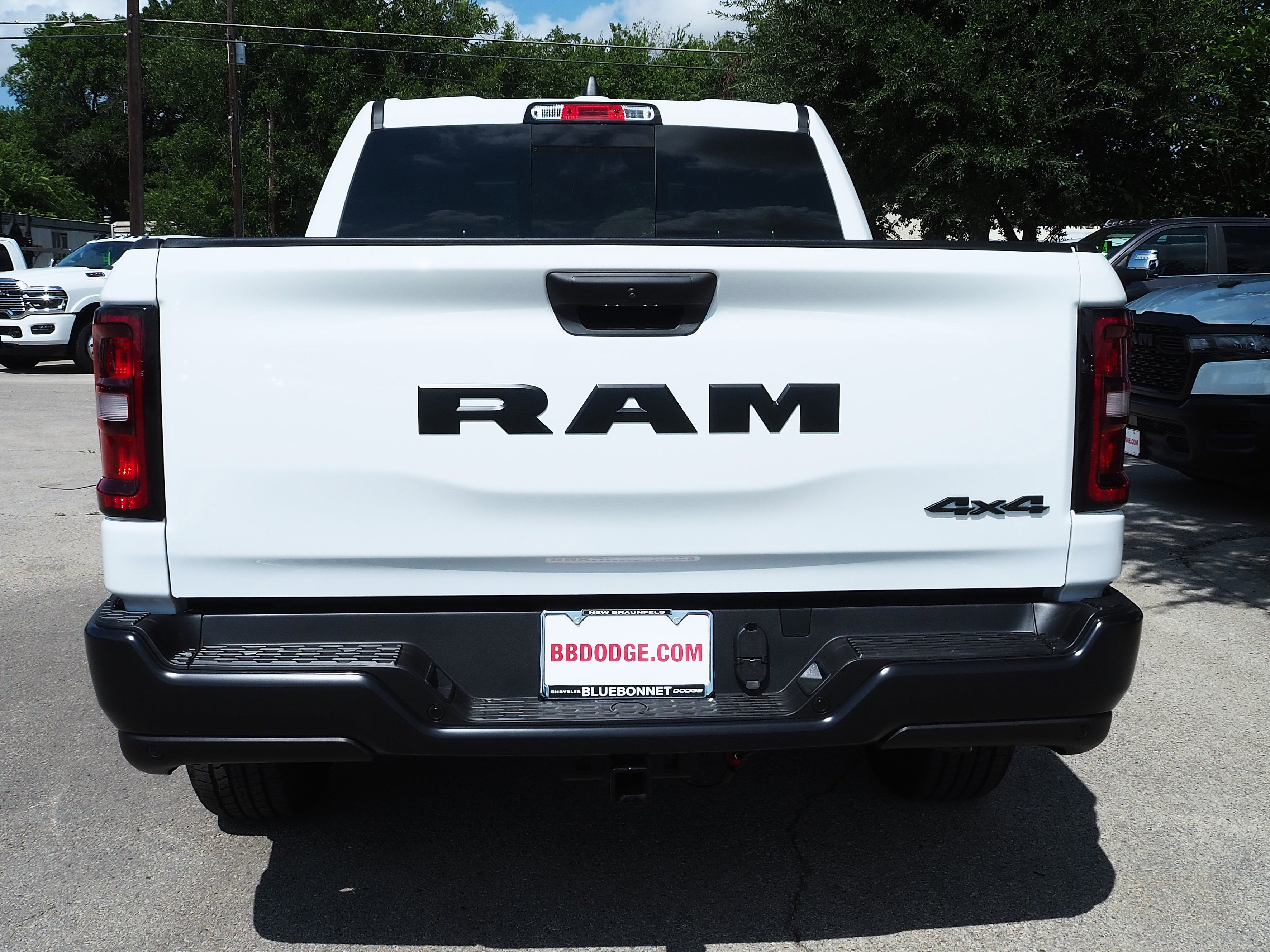 2025 Ram 1500 Tradesman photo 2