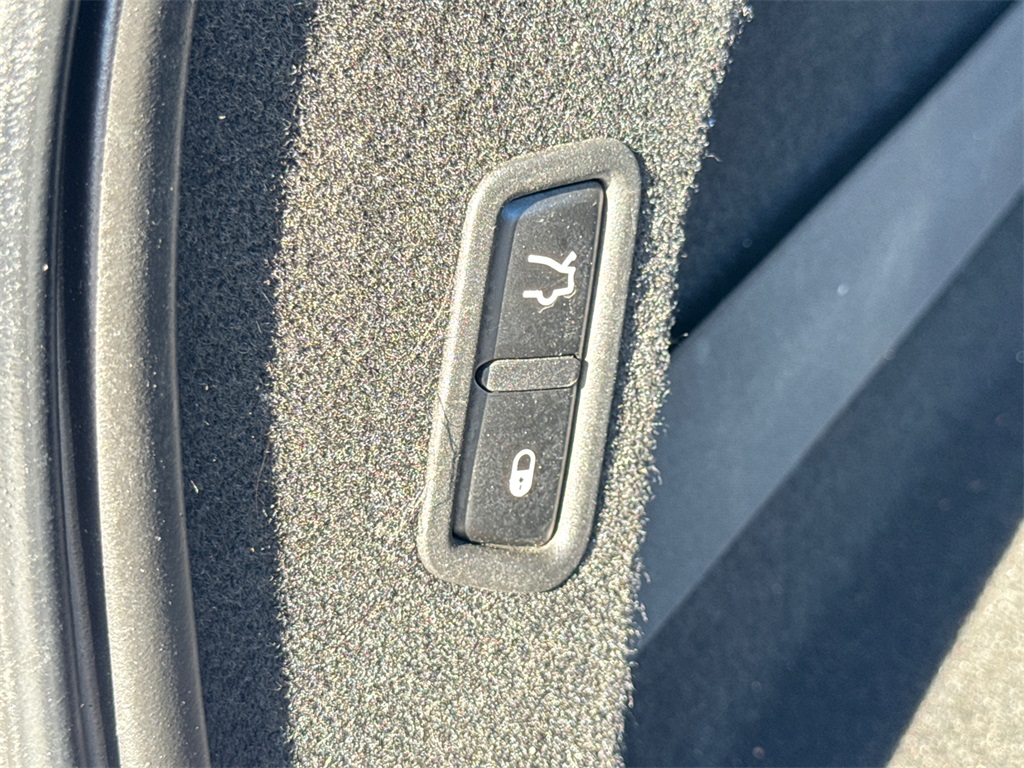 2018 Maserati Levante Base photo 9