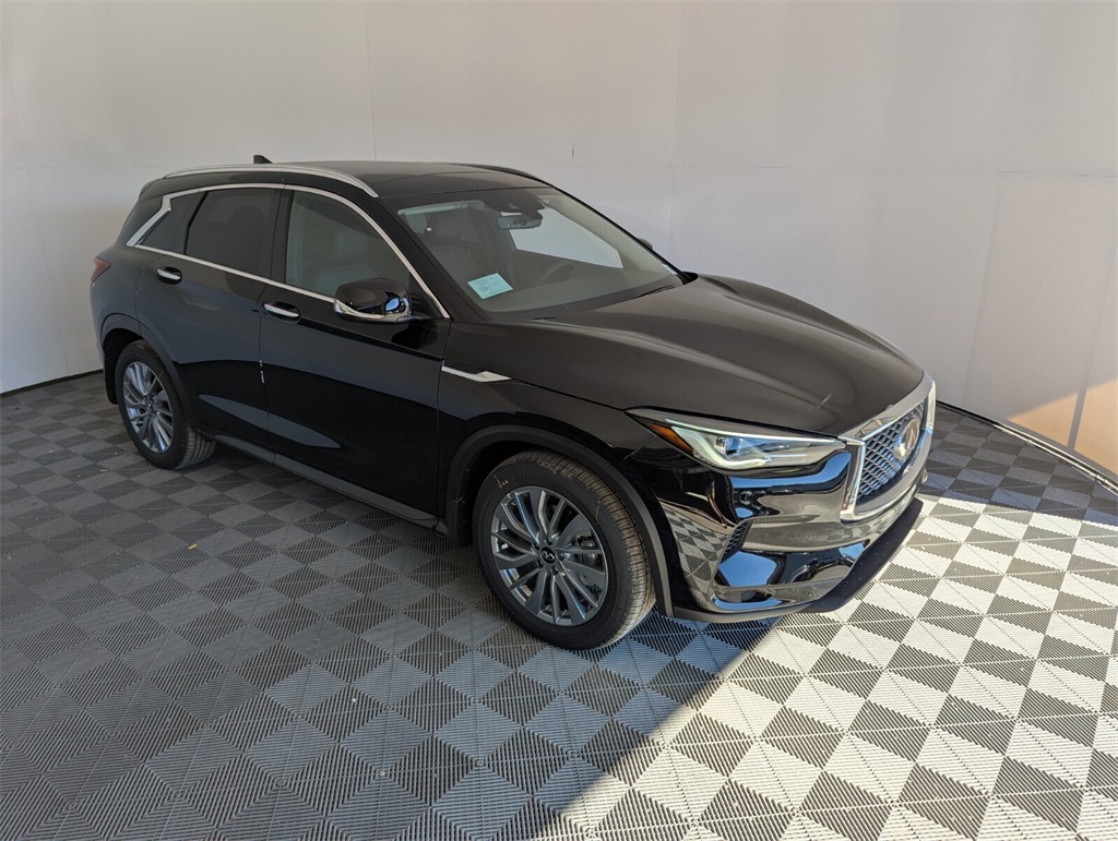 2025 Infiniti QX50 Luxe AWD photo 2