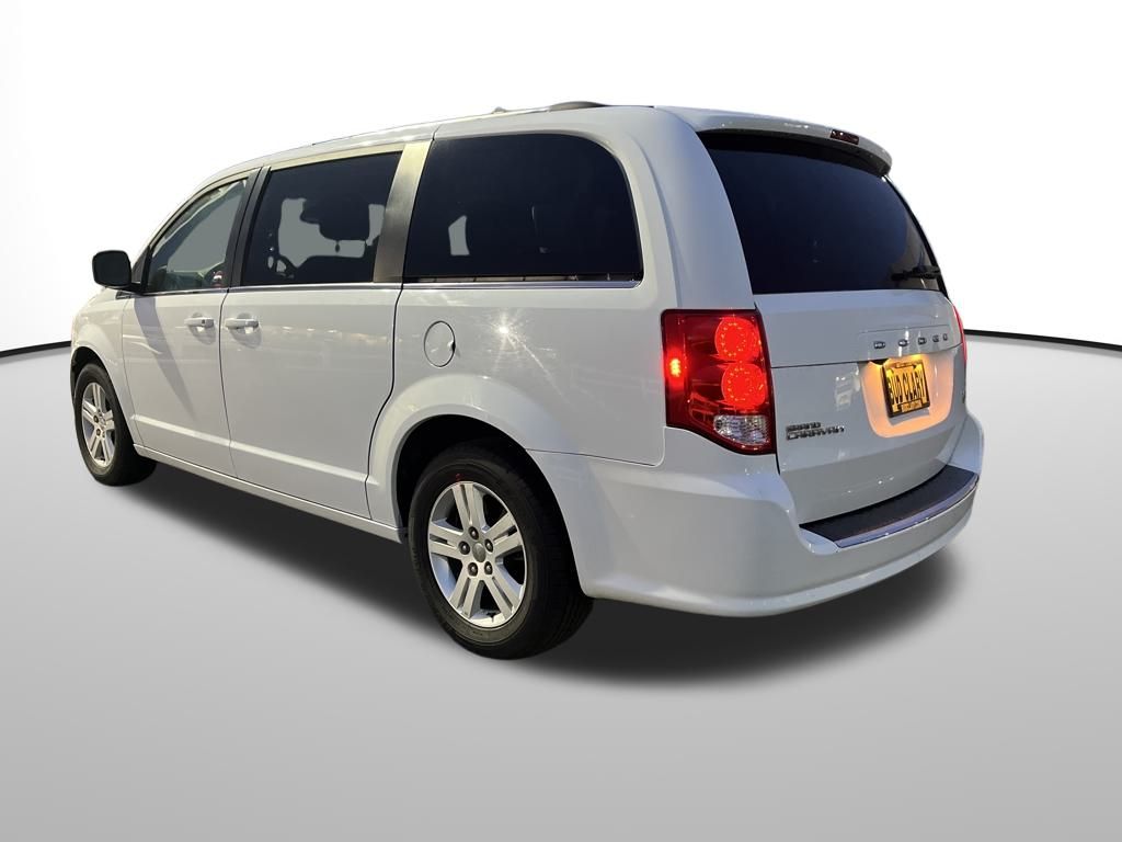 2019 Dodge Grand Caravan Crew photo 3