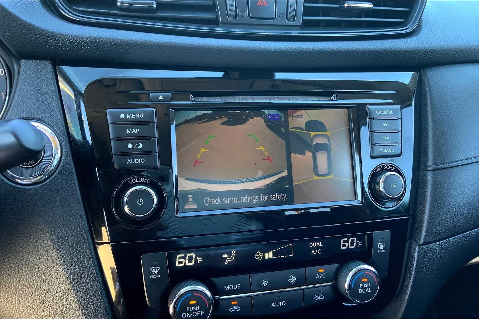 2020 Nissan Rogue SV photo 28