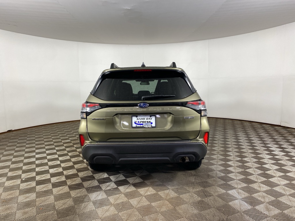 2025 Subaru Forester Premium photo 4