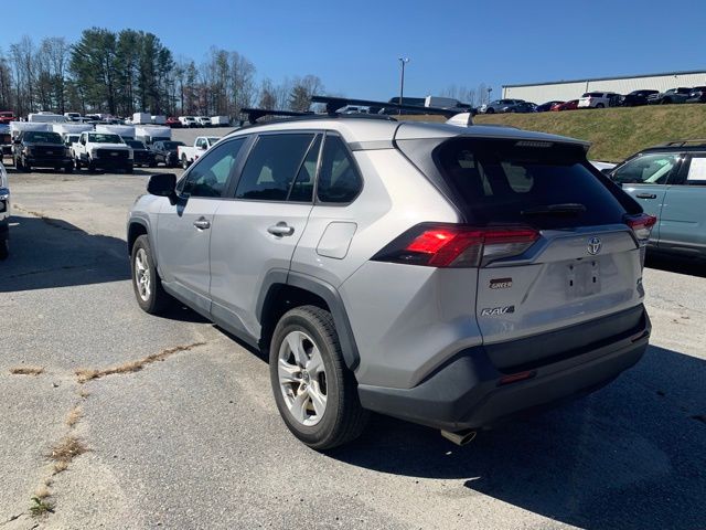 2019 Toyota RAV4 XLE photo 2