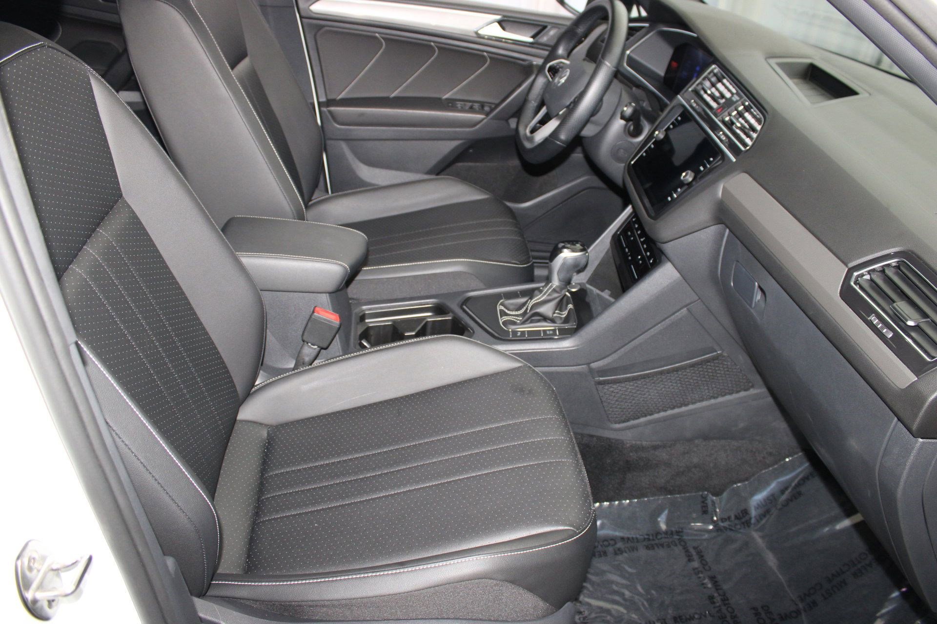 2023 Volkswagen Tiguan SE R-Line Black photo 29