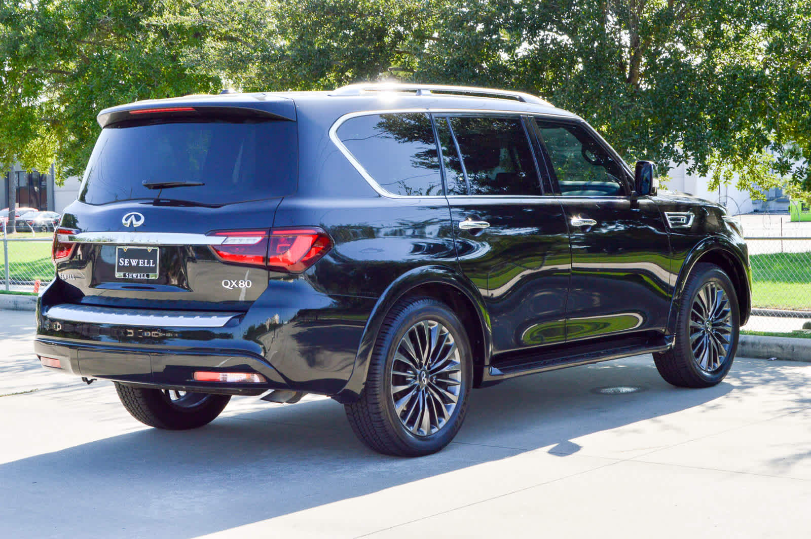 2022 Infiniti QX80 Sensory photo 4