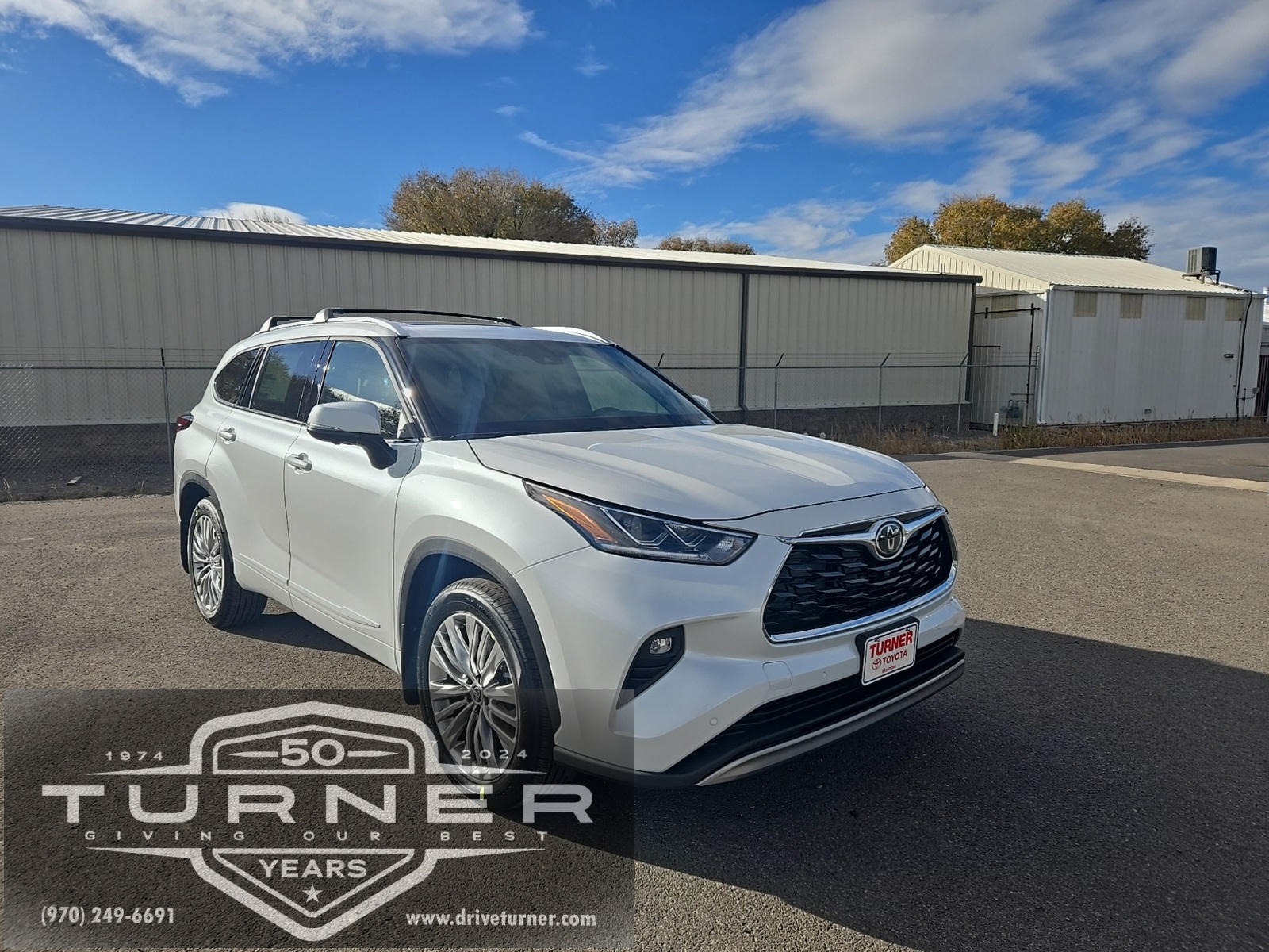 2026 Toyota Highlander Platinum's photo