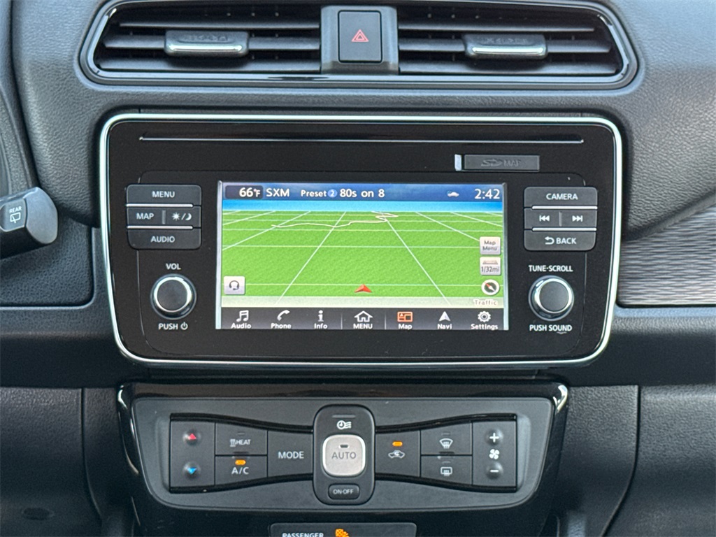 2019 Nissan Leaf SV photo 19