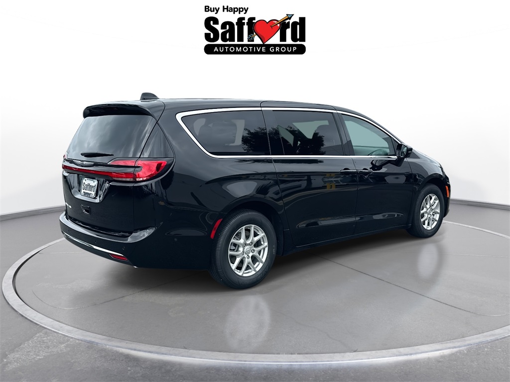 2025 Chrysler Pacifica photo 8