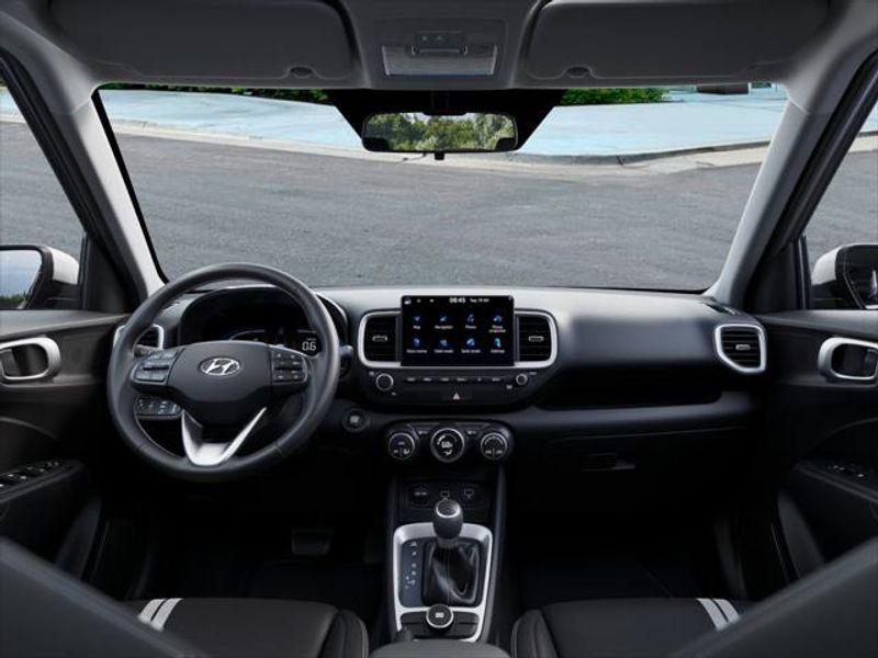 2025 Hyundai Venue SEL photo 4