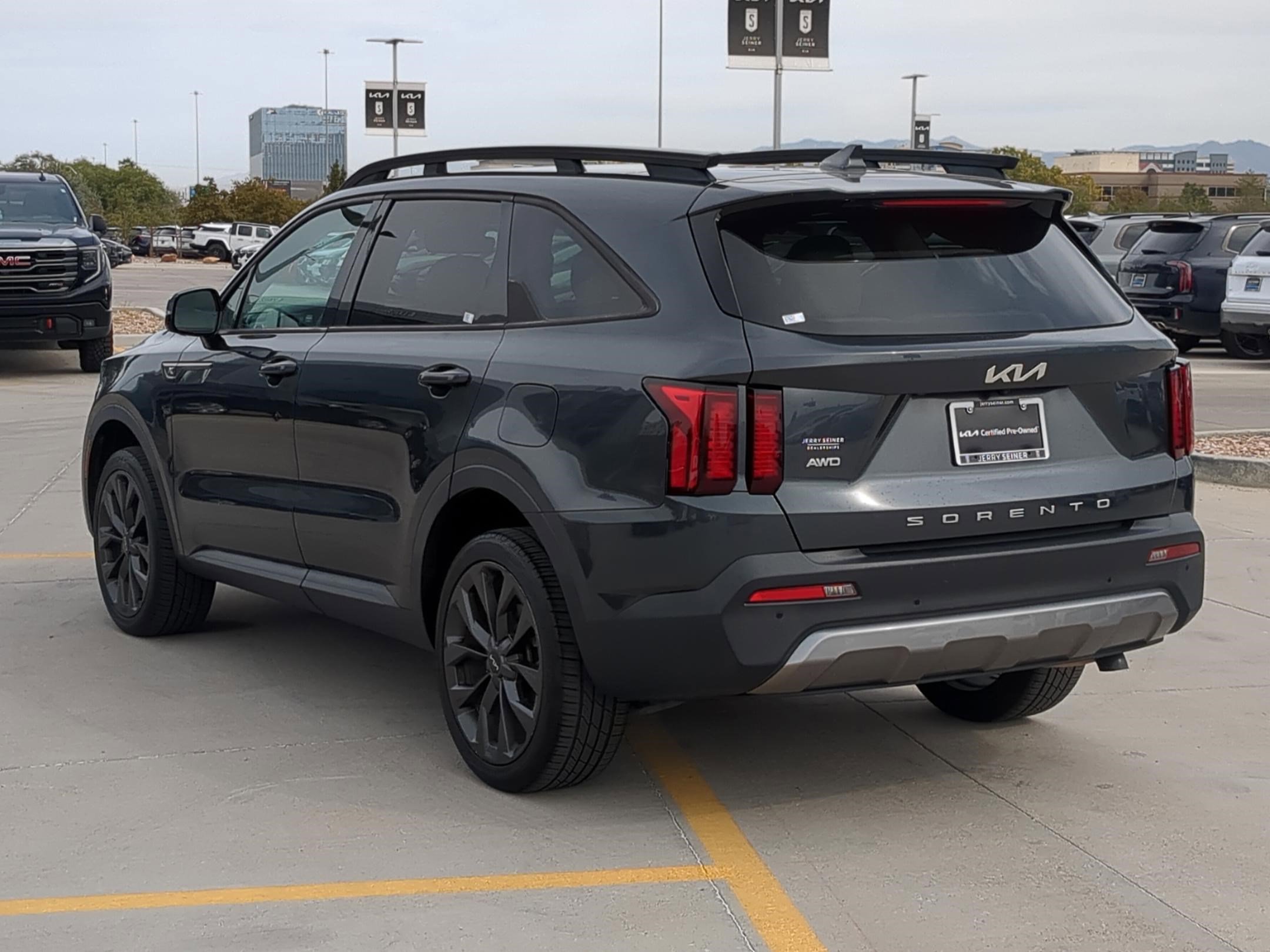 2022 Kia Sorento X-Line EX photo 2
