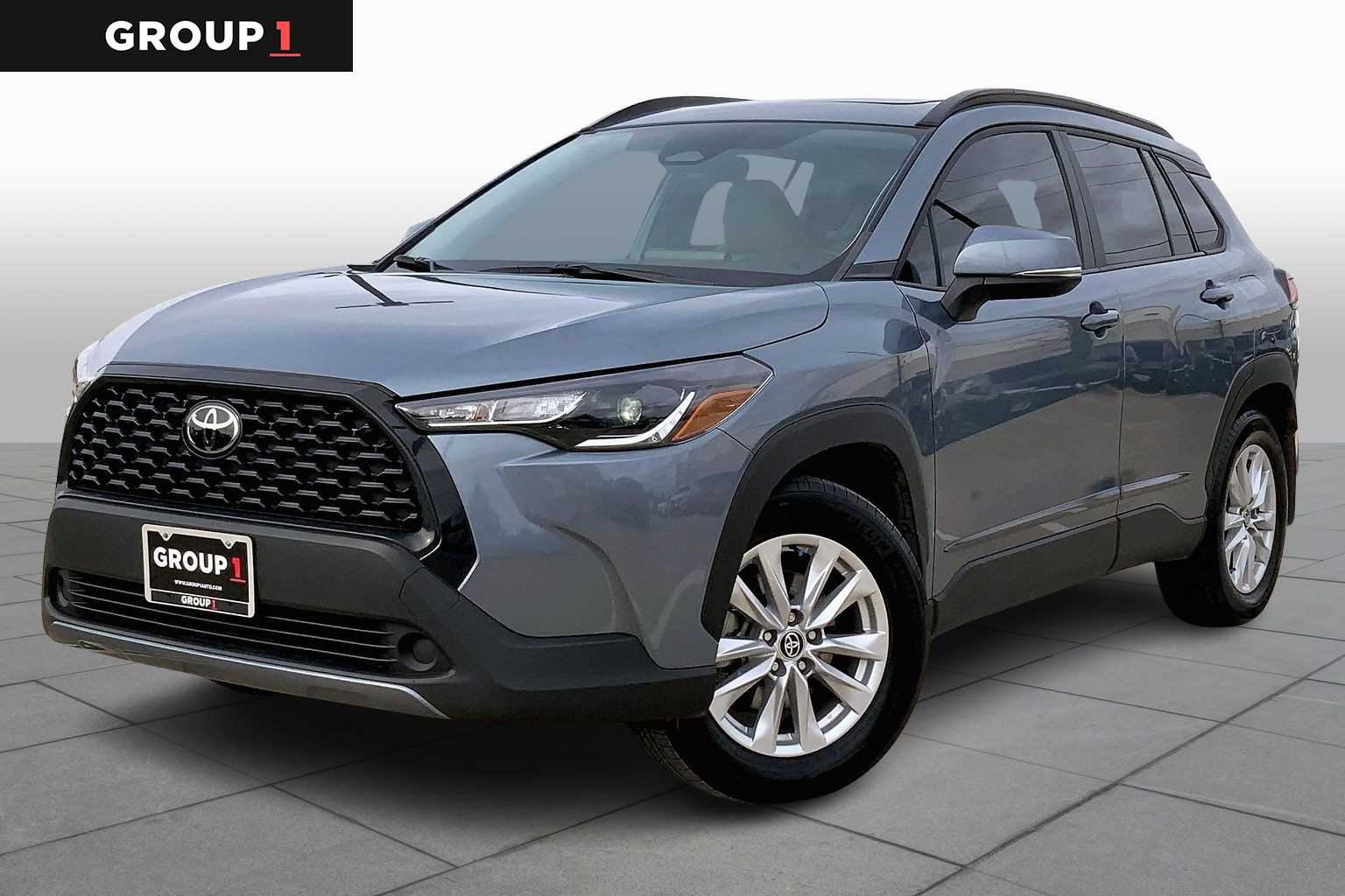 2023 Toyota Corolla Cross LE's photo