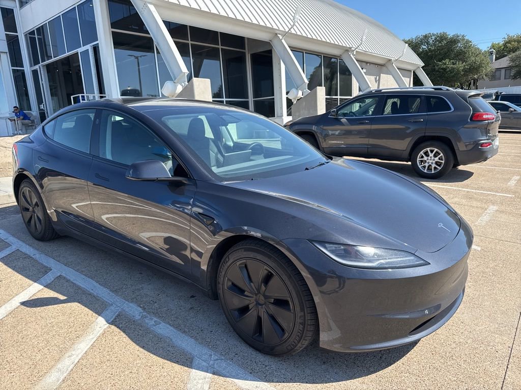 2024 Tesla Model 3 photo 3