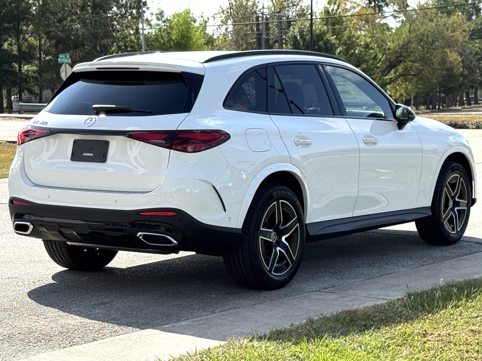 2026 Mercedes Benz GLC 300 photo 3