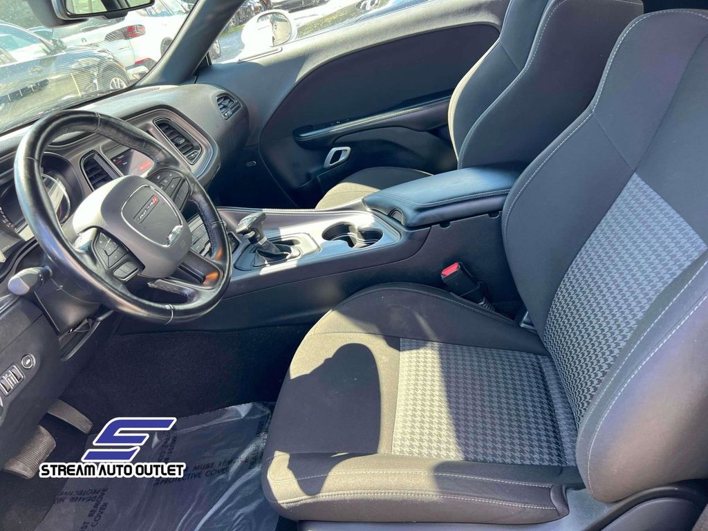2023 Dodge Challenger GT photo 9