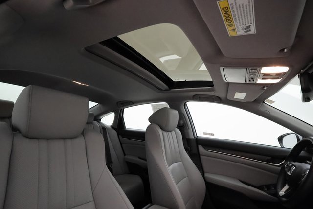 2018 Honda Accord Touring 2.0T photo 24