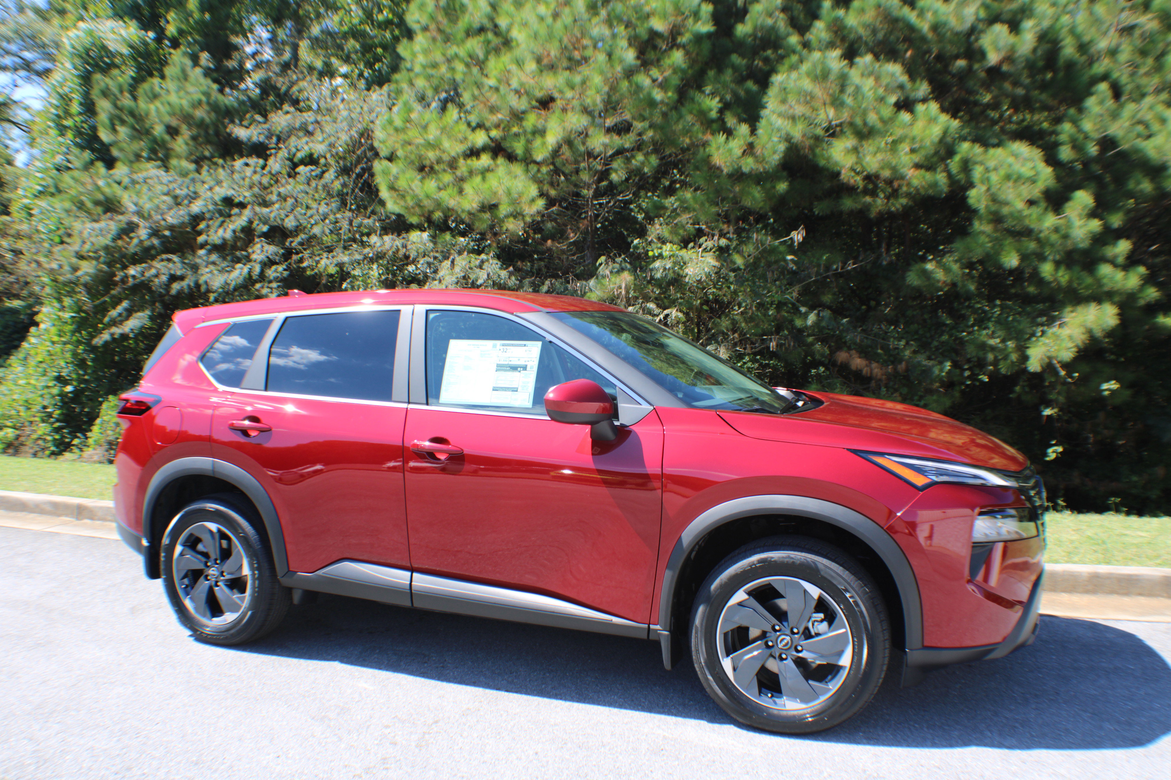 2026 Nissan Rogue SV's photo