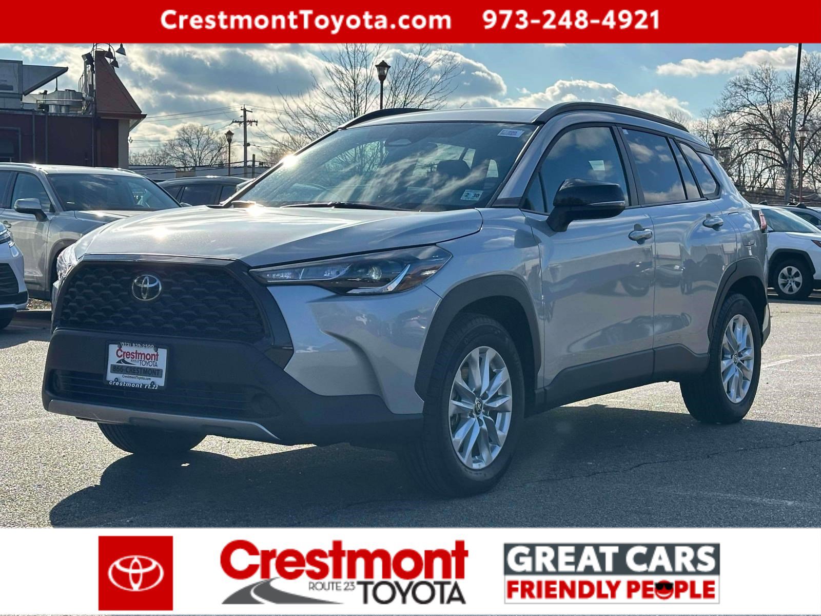 2025 Toyota Corolla Cross LE's photo