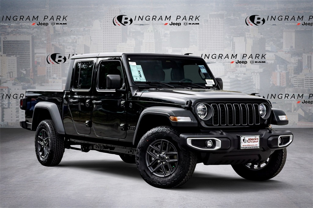 2026 Jeep Gladiator Sport S's photo