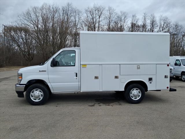 2025 Ford E-350 Base photo 3