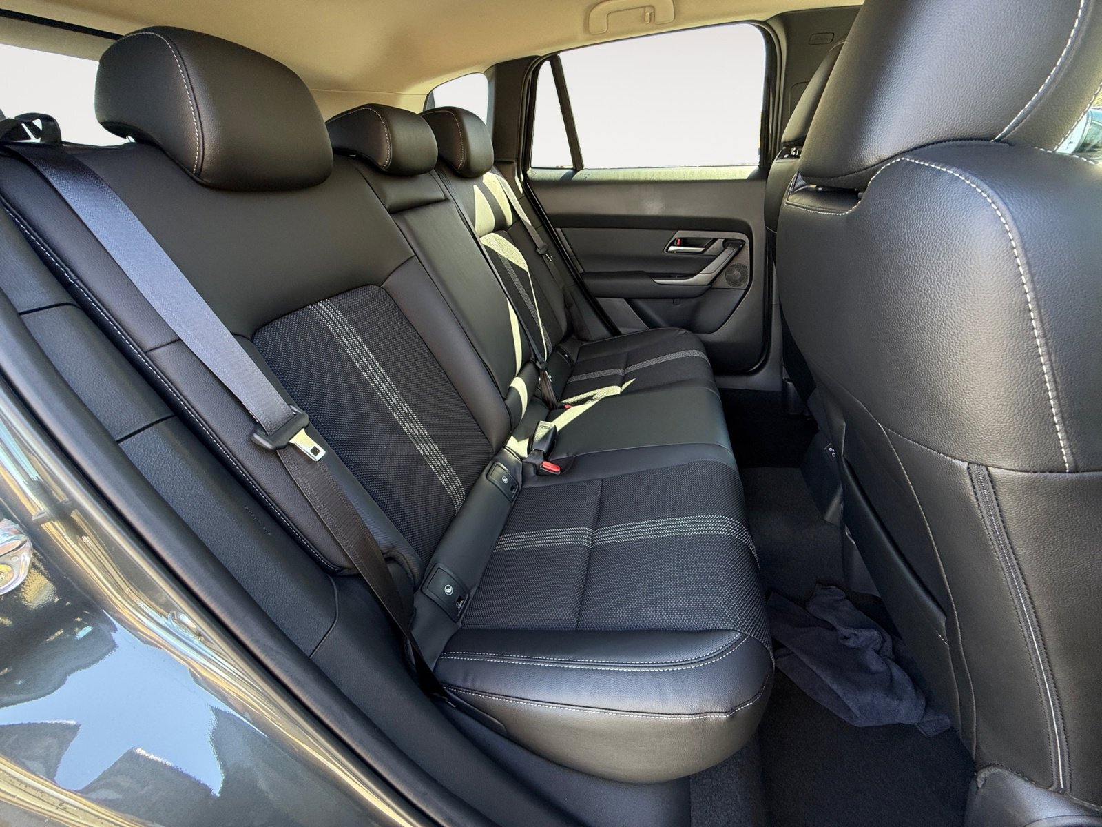 2025 Mazda CX-50 2.5 Select photo 10